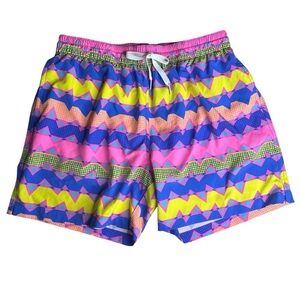 Chubbies Outside Lines 5.5” Men’s Swim Trunks. Size Large